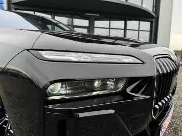 BMW 760e xDrive PLUG-IN HYBRID