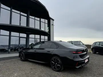 BMW 760e xDrive PLUG-IN HYBRID