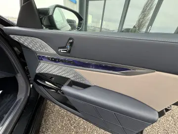 BMW 760e xDrive PLUG-IN HYBRID