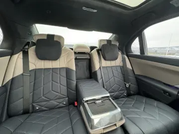 BMW 760e xDrive PLUG-IN HYBRID