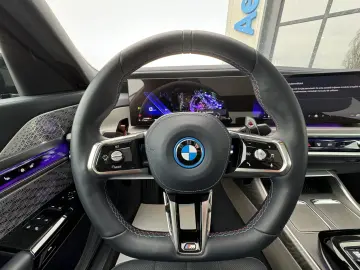 BMW 760e xDrive PLUG-IN HYBRID