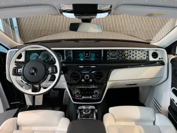 ROLLS ROYCE Phantom SWB Extended Two-Tone FULL
