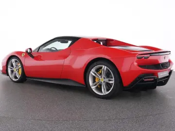 FERRARI 296 GTB Carbon Lenkrad Racingsitze Premium Hifi