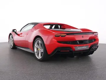 FERRARI 296 GTB Carbon Lenkrad Racingsitze Premium Hifi