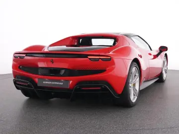 FERRARI 296 GTB Carbon Lenkrad Racingsitze Premium Hifi