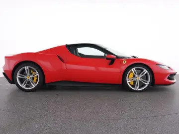 FERRARI 296 GTB Carbon Lenkrad Racingsitze Premium Hifi