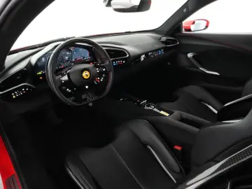 FERRARI 296 GTB Carbon Lenkrad Racingsitze Premium Hifi