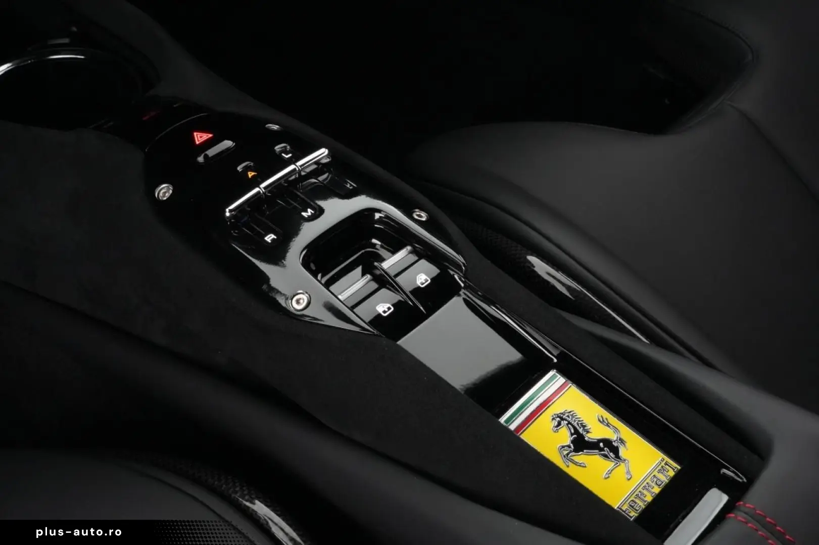 FERRARI 296 GTB Carbon Lenkrad Racingsitze Premium Hifi