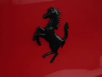 FERRARI 296 GTB Carbon Lenkrad Racingsitze Premium Hifi