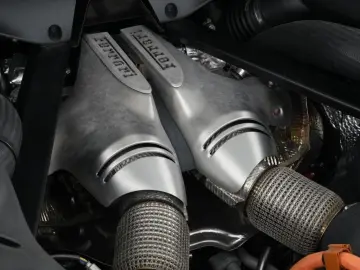 FERRARI 296 GTB Carbon Lenkrad Racingsitze Premium Hifi