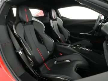 FERRARI 296 GTB Carbon Lenkrad Racingsitze Premium Hifi