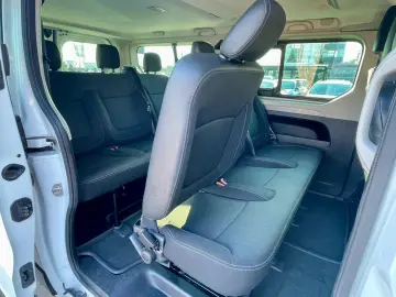 Renault Trafic 2.0 Blue dCi 150 EDC S&S L2 8 1 Zen