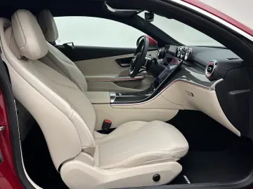 MERCEDES-BENZ CLE 300 4M AMG Panorama Burmester  360