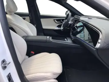 MERCEDES-BENZ E 450 d 4MATIC AMG MBUX Superscreen Burm Night