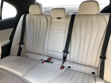 MERCEDES-BENZ E 450 d 4MATIC AMG MBUX Superscreen Burm Night