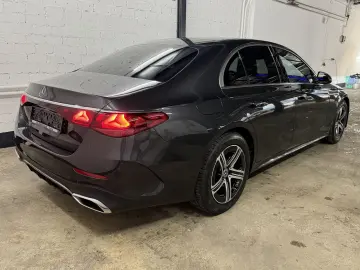 MERCEDES-BENZ E 220 d 4M 9G AMG Pre.  DISTRC  DIGIL