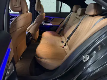 MERCEDES-BENZ E 220 d 4M 9G AMG Pre.  DISTRC  DIGIL