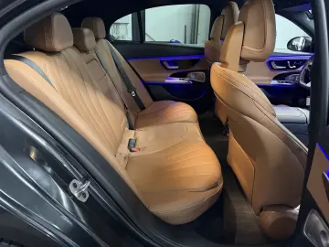 MERCEDES-BENZ E 220 d 4M 9G AMG Pre.  DISTRC  DIGIL