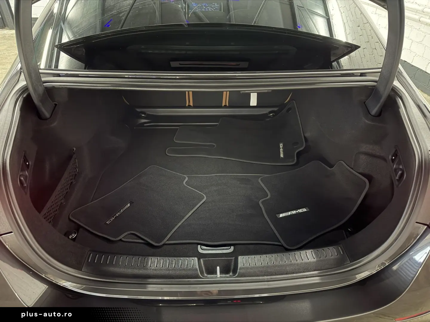 MERCEDES-BENZ E 220 d 4M 9G AMG Pre.  DISTRC  DIGIL