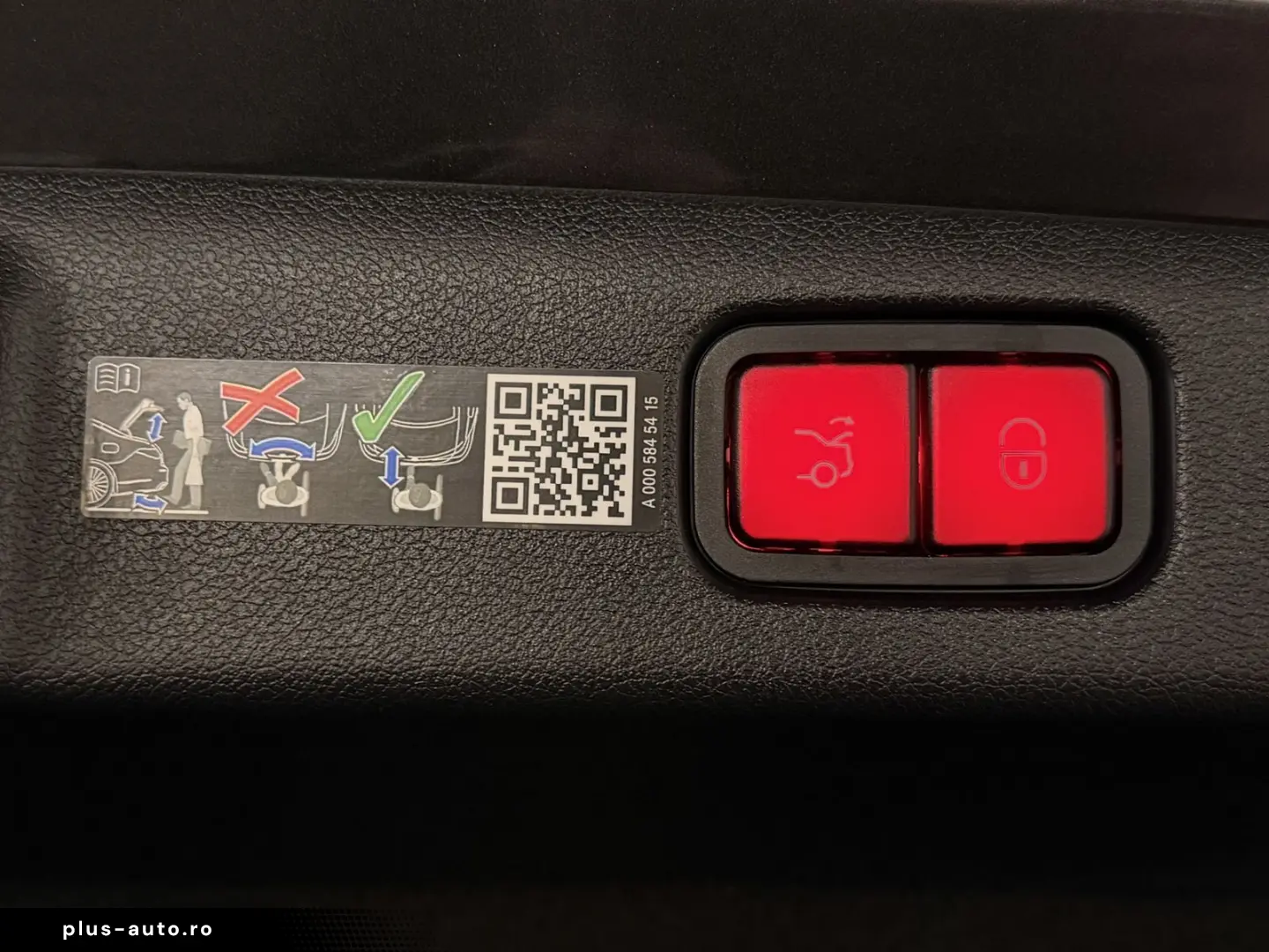 MERCEDES-BENZ E 220 d 4M 9G AMG Pre.  DISTRC  DIGIL