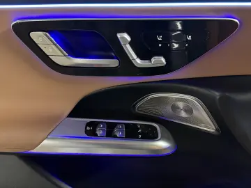 MERCEDES-BENZ E 220 d 4M 9G AMG Pre.  DISTRC  DIGIL