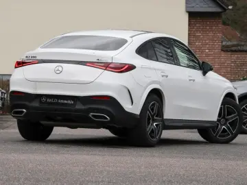 MERCEDES-BENZ GLC 200 4M Cp AMG-Sport Pano AHK 360 Memo