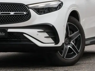 MERCEDES-BENZ GLC 200 4M Cp AMG-Sport Pano AHK 360 Memo