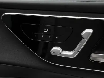 MERCEDES-BENZ GLC 200 4M Cp AMG-Sport Pano AHK 360 Memo