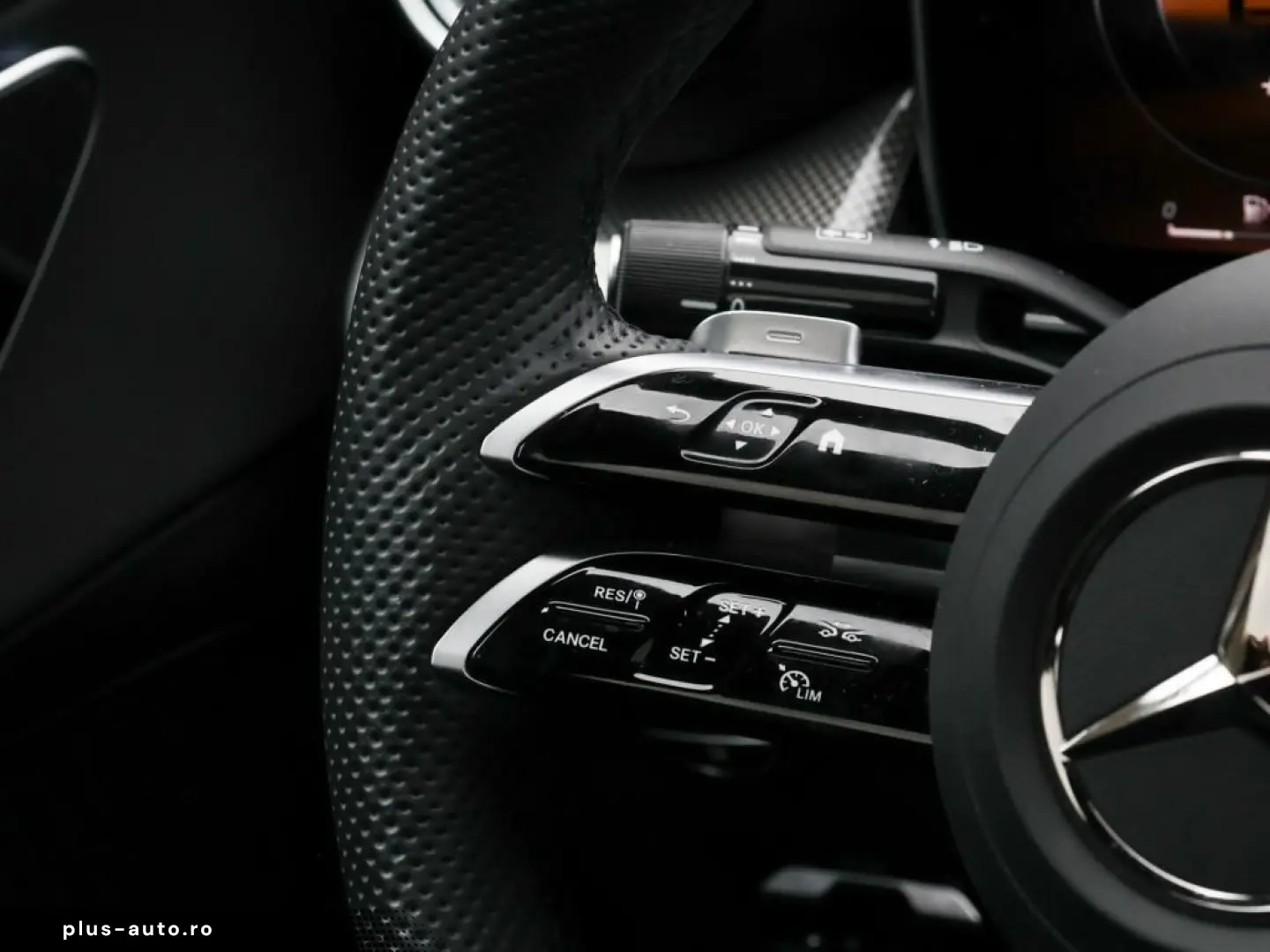 MERCEDES-BENZ GLC 200 4M Cp AMG-Sport Pano AHK 360 Memo