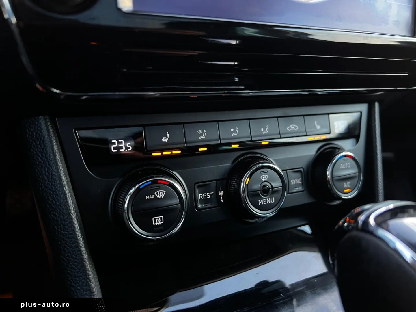 Skoda Superb Gen-Iii-2015