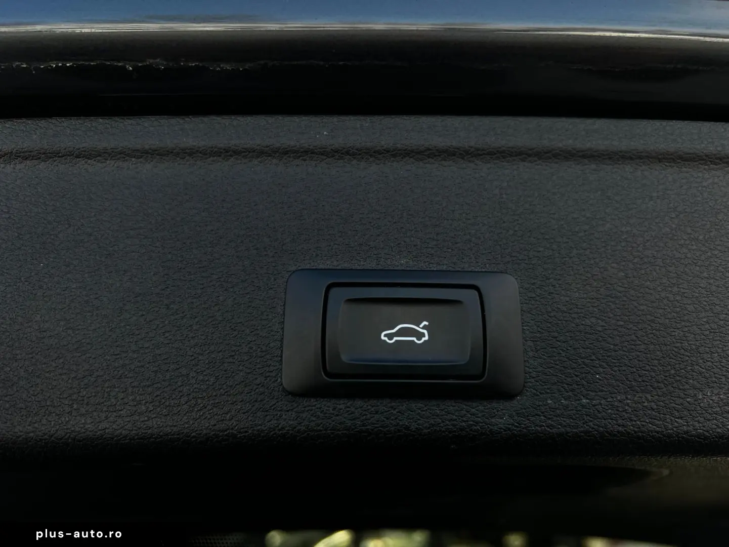 Audi A4-Allroad Gen-B9-2016