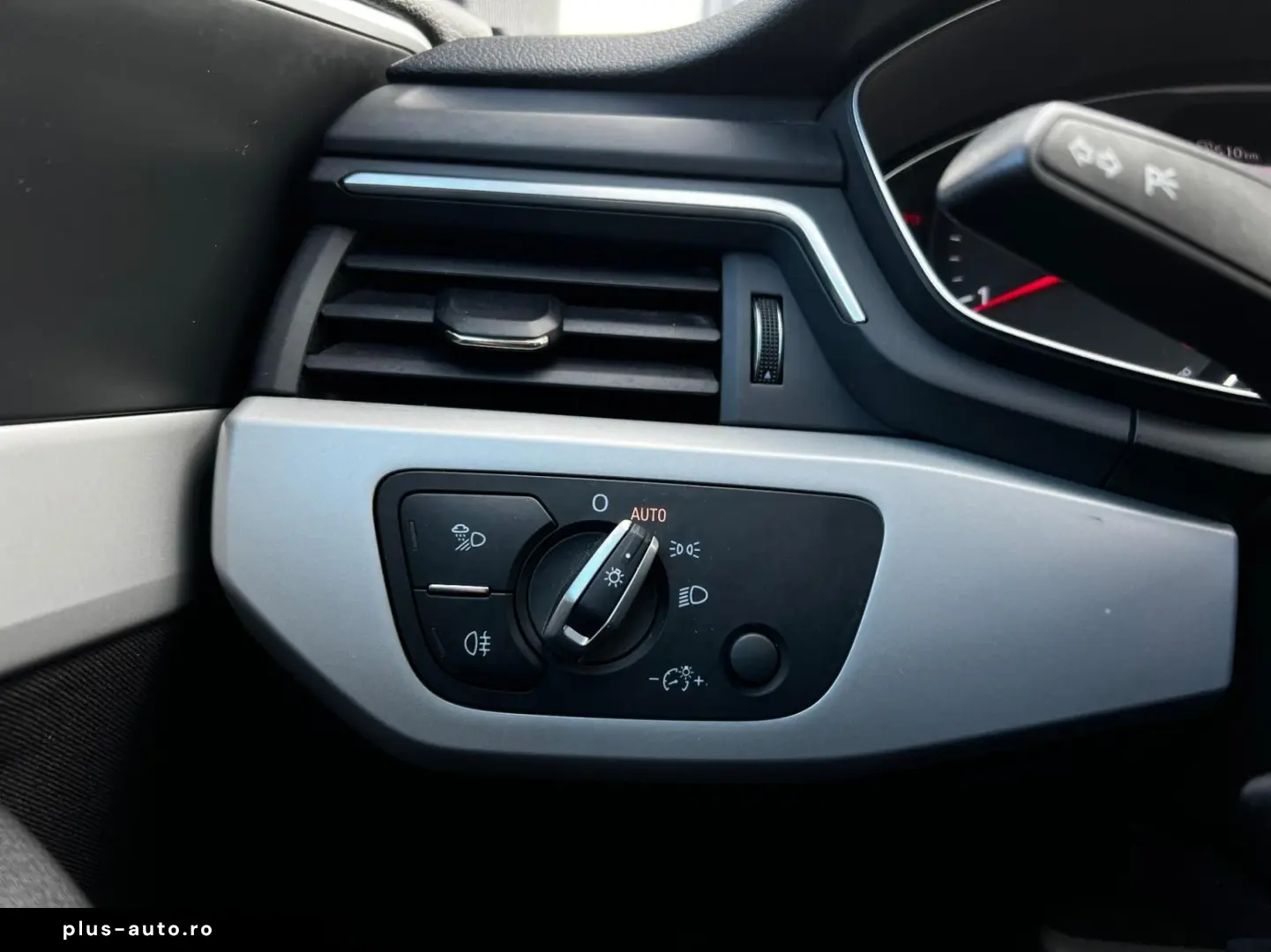 Audi A4-Allroad Gen-B9-2016