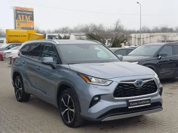 Toyota HIGHLANDER 7 locuri  2.5 Hybrid 248 CP Luxury 4x4