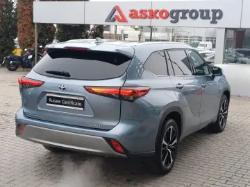 Toyota HIGHLANDER 7 locuri  2.5 Hybrid 248 CP Luxury 4x4