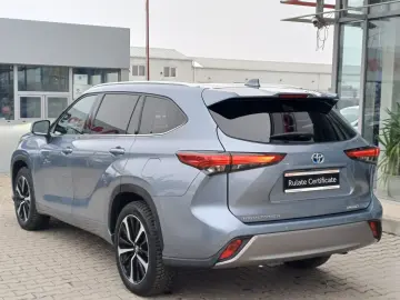 Toyota HIGHLANDER 7 locuri  2.5 Hybrid 248 CP Luxury 4x4