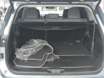 Toyota HIGHLANDER 7 locuri  2.5 Hybrid 248 CP Luxury 4x4