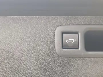 Toyota HIGHLANDER 7 locuri  2.5 Hybrid 248 CP Luxury 4x4