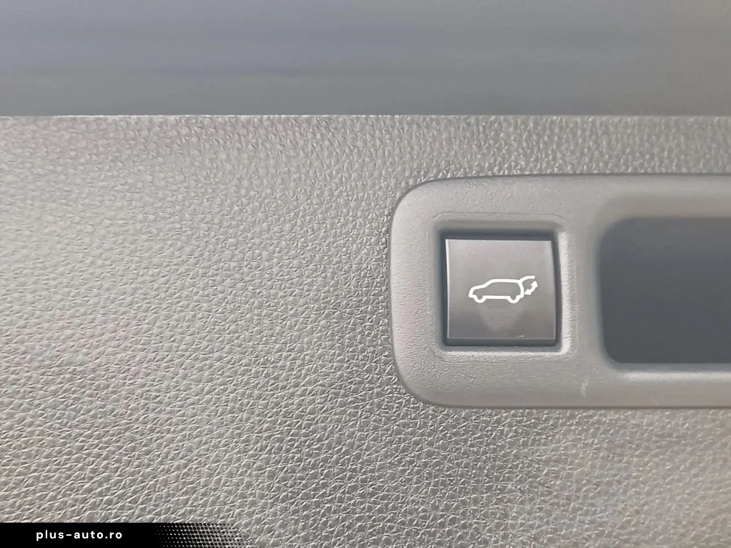 Toyota HIGHLANDER 7 locuri  2.5 Hybrid 248 CP Luxury 4x4