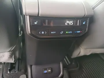 Toyota HIGHLANDER 7 locuri  2.5 Hybrid 248 CP Luxury 4x4