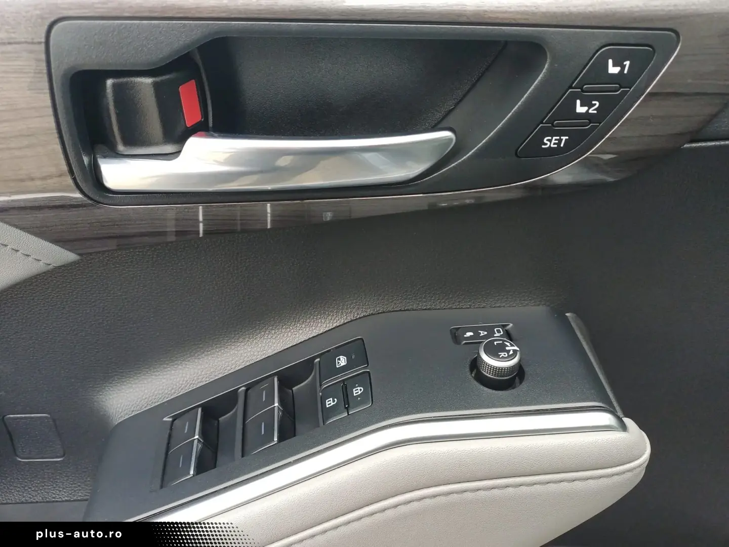 Toyota HIGHLANDER 7 locuri  2.5 Hybrid 248 CP Luxury 4x4