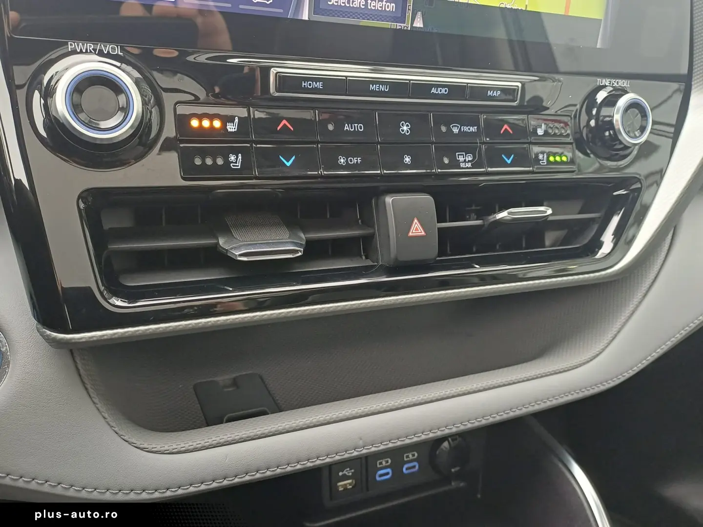 Toyota HIGHLANDER 7 locuri  2.5 Hybrid 248 CP Luxury 4x4