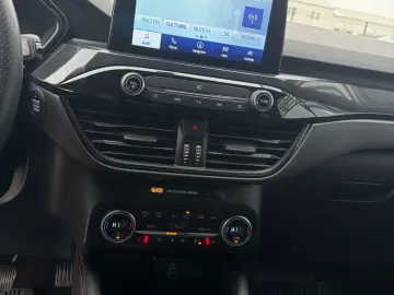 Ford Kuga 2.5 Duratec HEV 190HP ST-LINE CVT 4WD