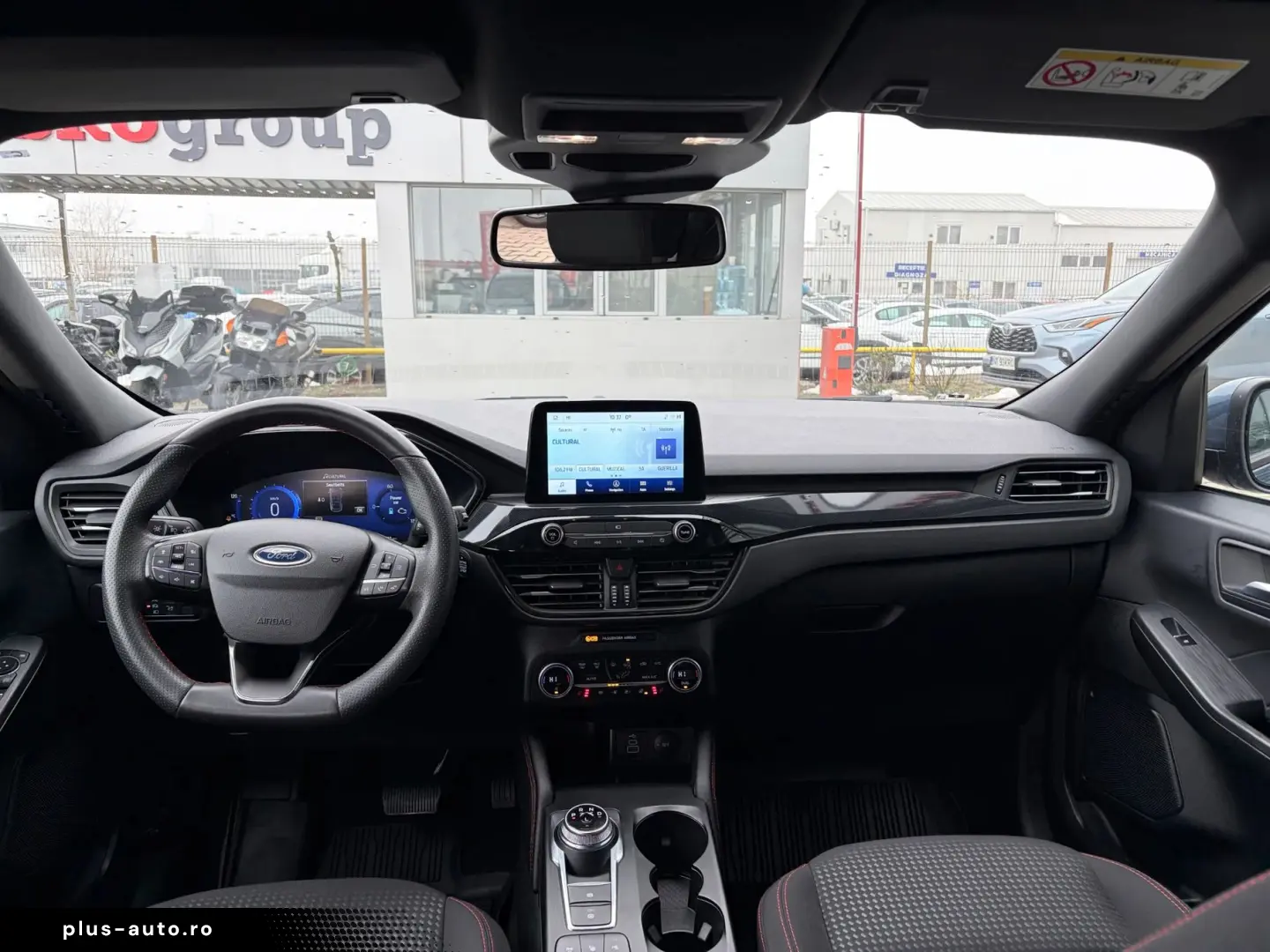 Ford Kuga 2.5 Duratec HEV 190HP ST-LINE CVT 4WD