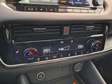 Nissan Qashqai 1.3 DIG-T automat unic proprietar de noua