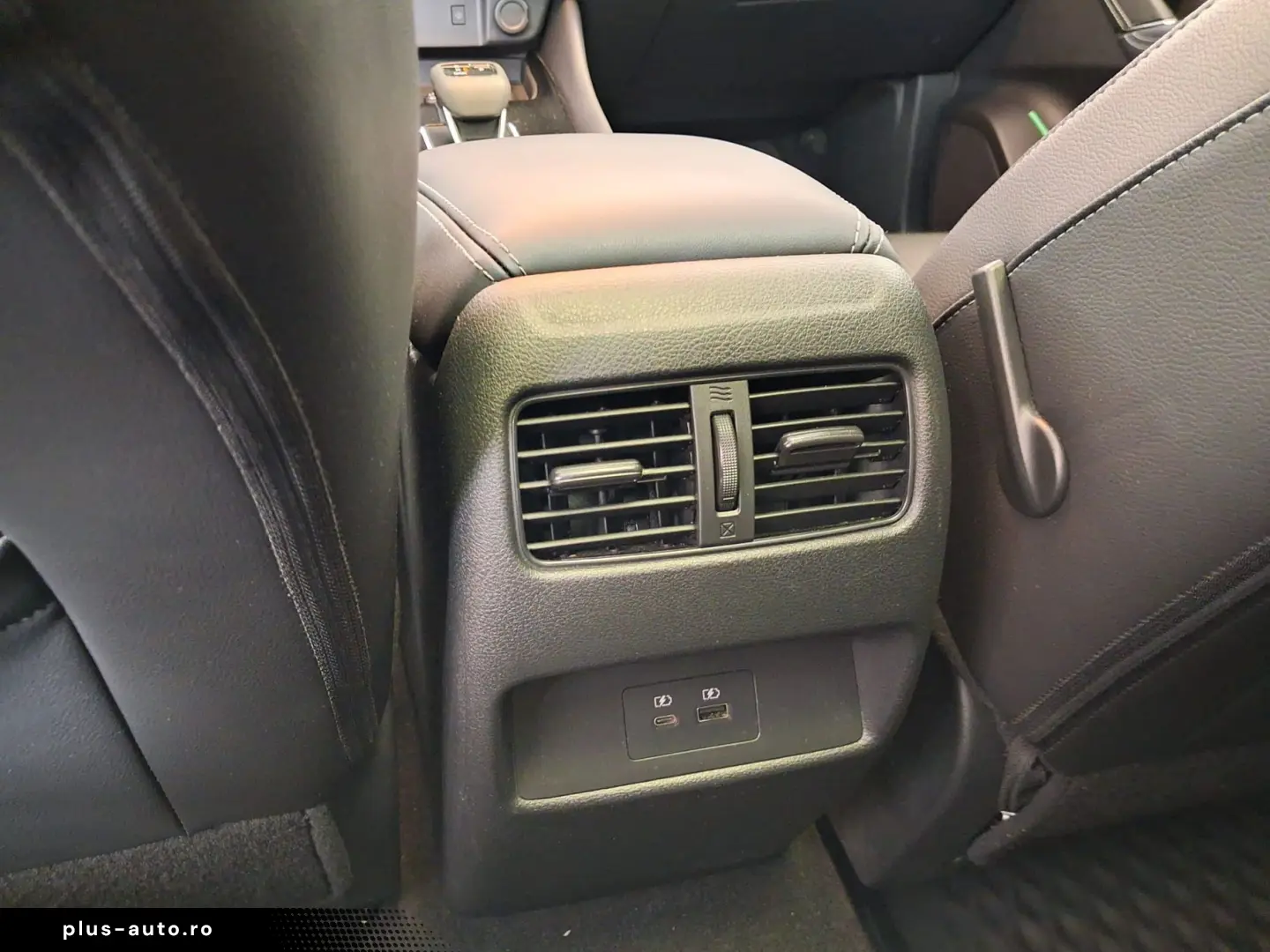 Nissan Qashqai 1.3 DIG-T automat unic proprietar de noua