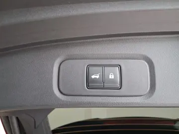 Nissan Qashqai 1.3 DIG-T automat unic proprietar de noua