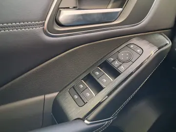 Nissan Qashqai 1.3 DIG-T automat unic proprietar de noua