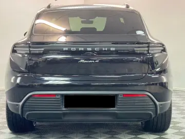 PORSCHE Macan Electric 4