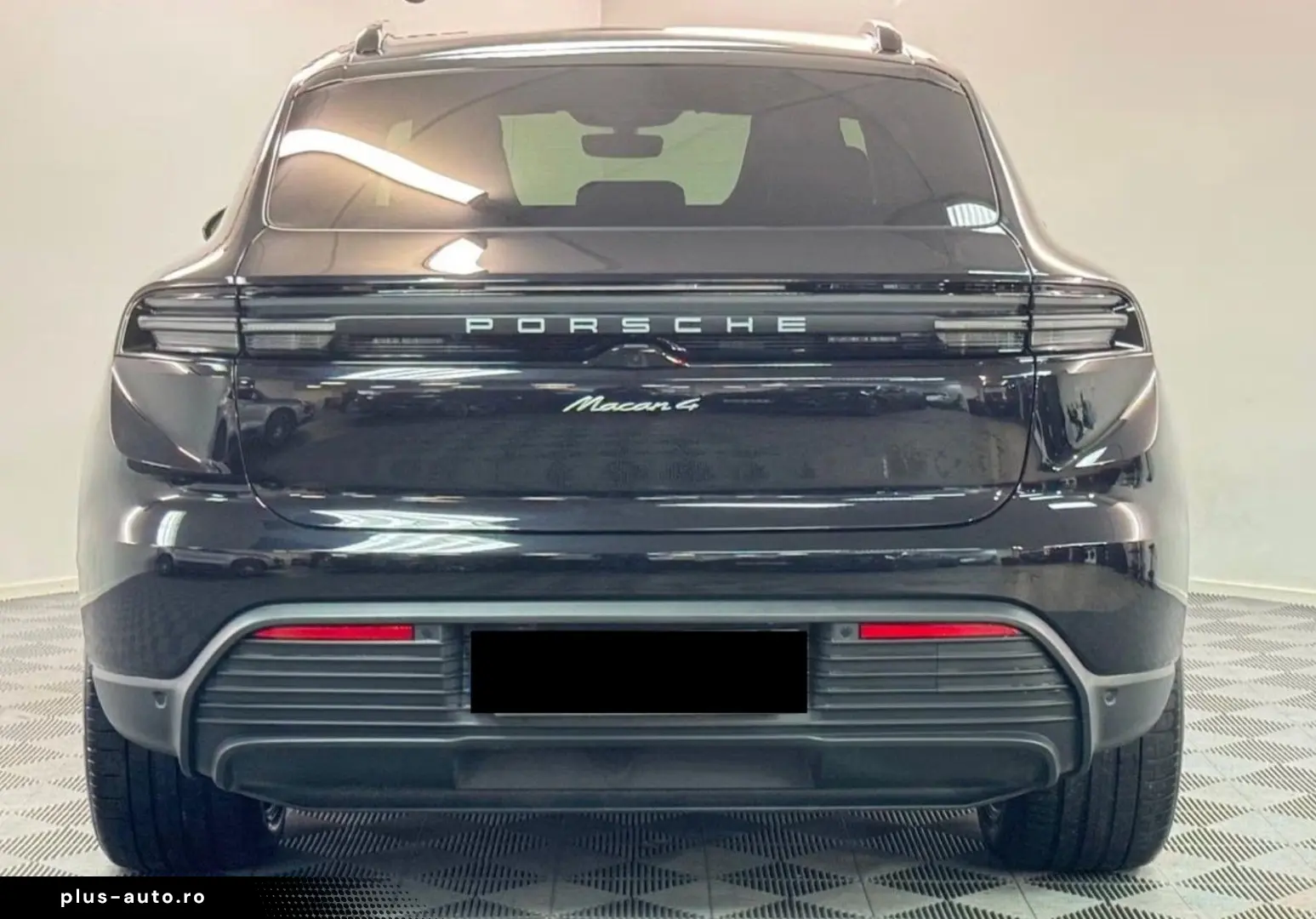 PORSCHE Macan Electric 4