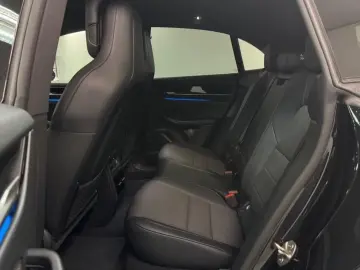 PORSCHE Macan Electric 4